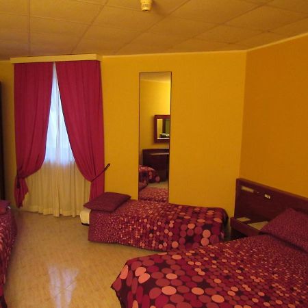 B&B The Sun Swimming & Pool Turyn Zewnętrze zdjęcie