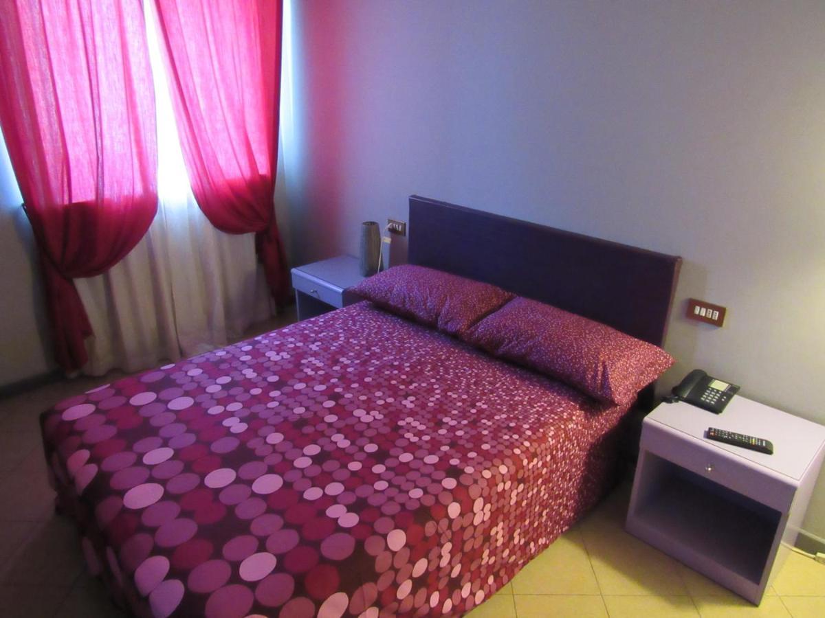 B&B The Sun Swimming & Pool Turyn Zewnętrze zdjęcie