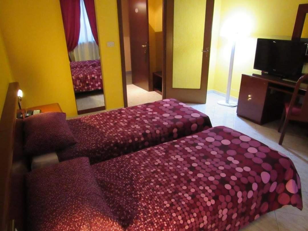 B&B The Sun Swimming & Pool Turyn Zewnętrze zdjęcie